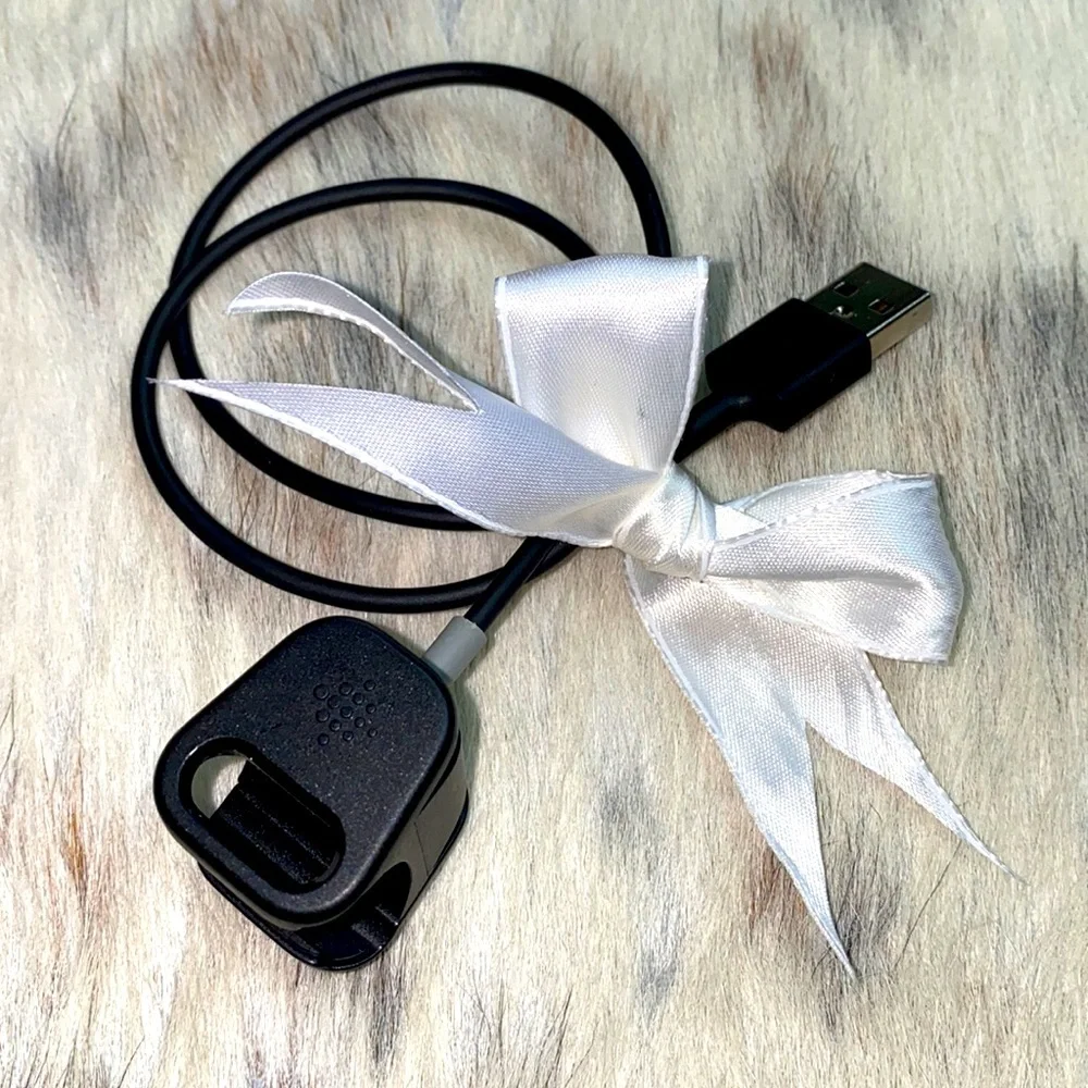 •fitbit• authentic [fitness tracker] CHARGER